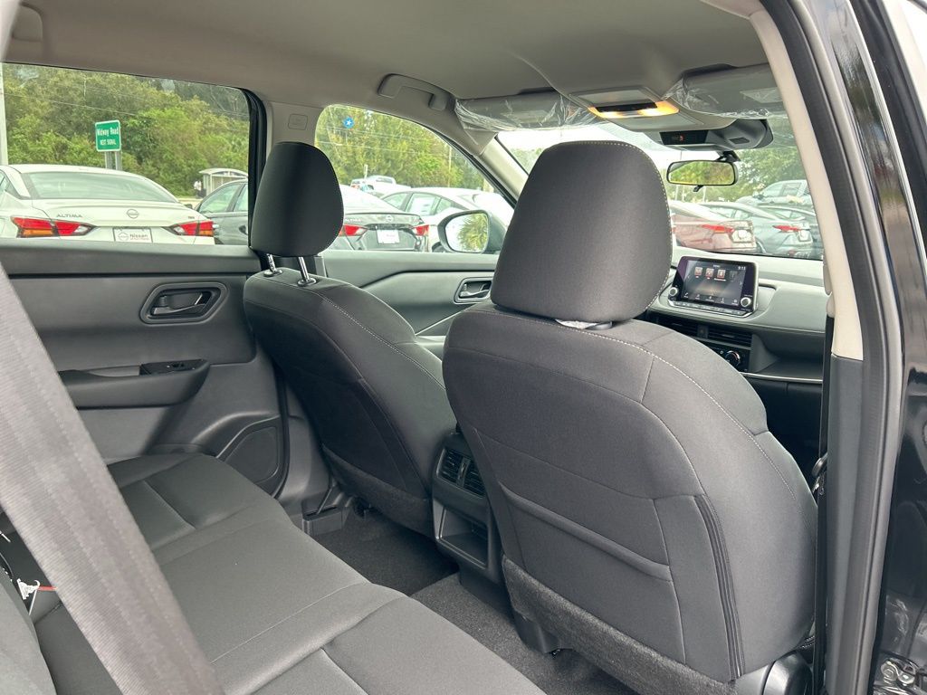 2025 Nissan Rogue S photo 23