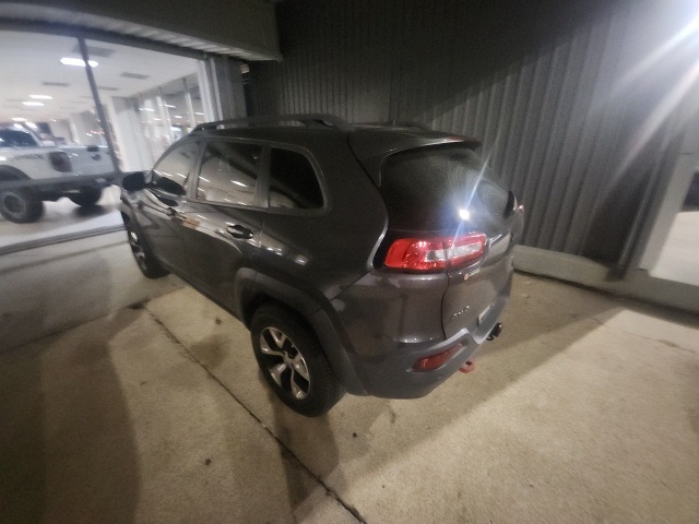 2016 Jeep Cherokee Trailhawk photo 2