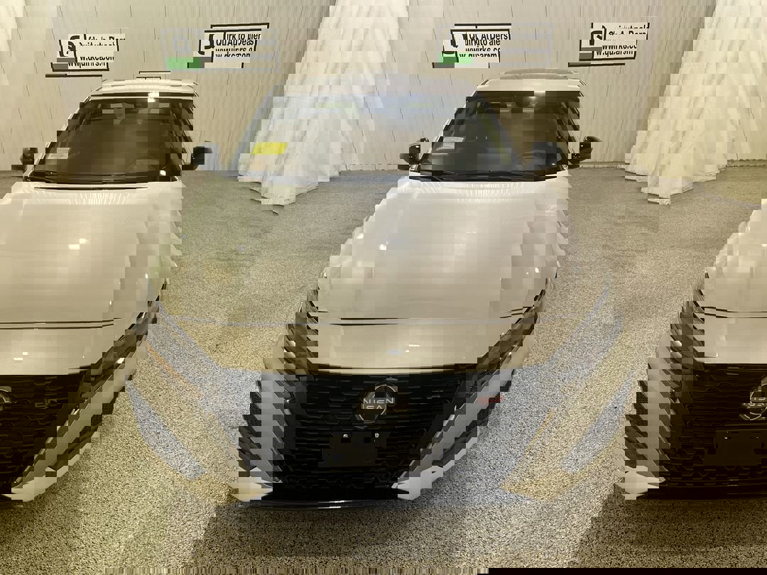 2025 Nissan Altima SR photo 2