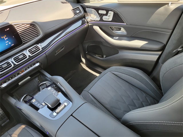 2025 Mercedes Benz GLS 63 AMG 4MATIC photo 13