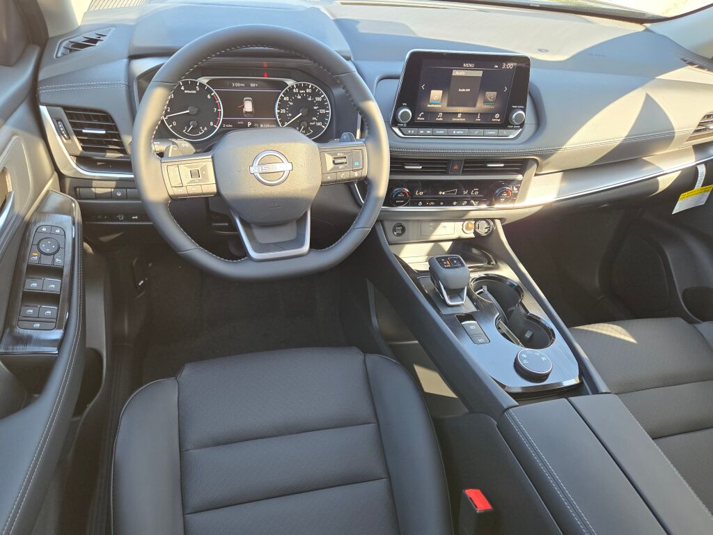 2026 Nissan Rogue SV photo 15