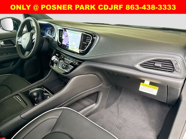 2026 Chrysler Pacifica Limited photo 28
