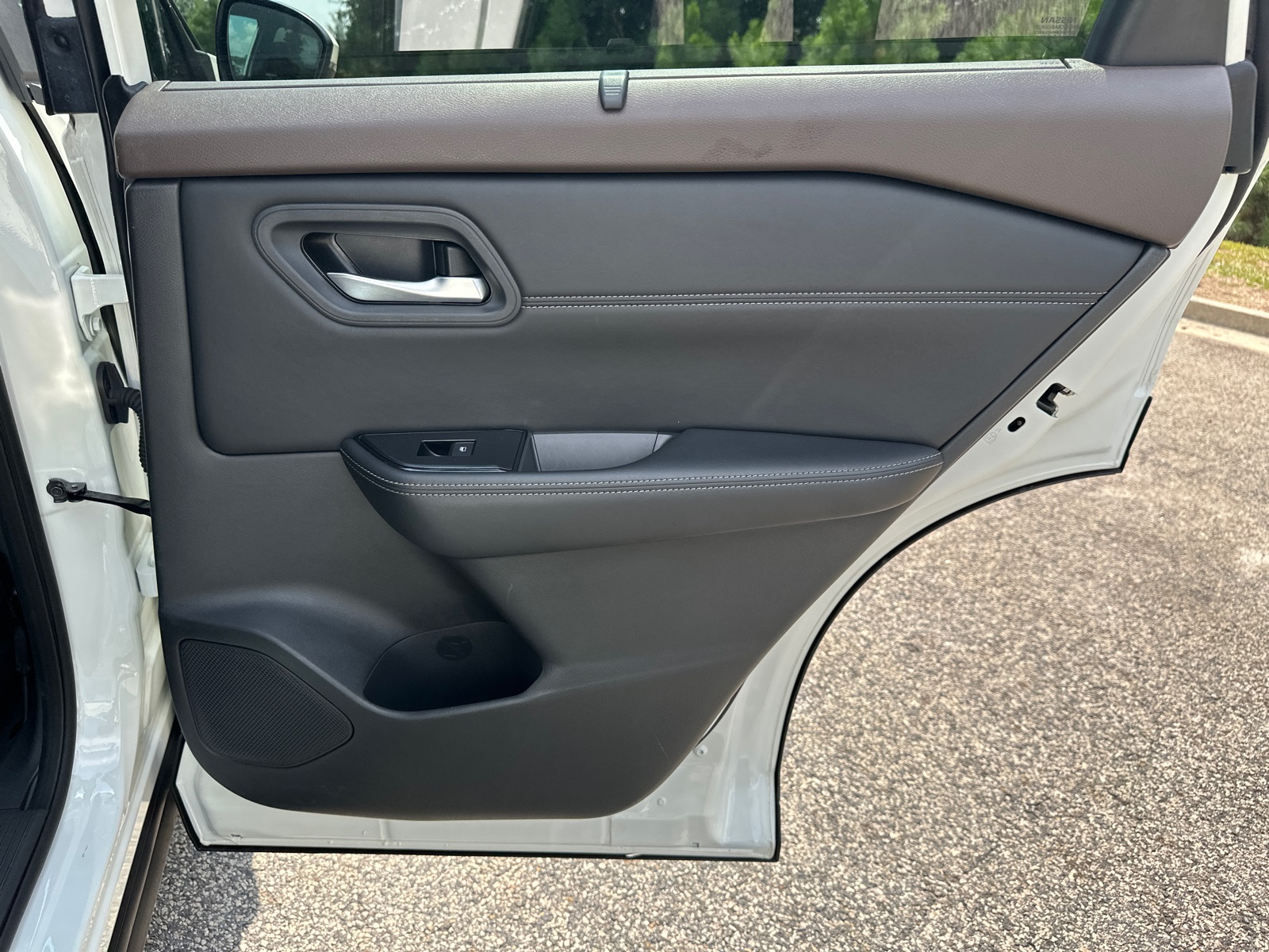 2023 Nissan Rogue SV photo 16
