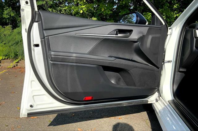 2025 Toyota Camry SE photo 19