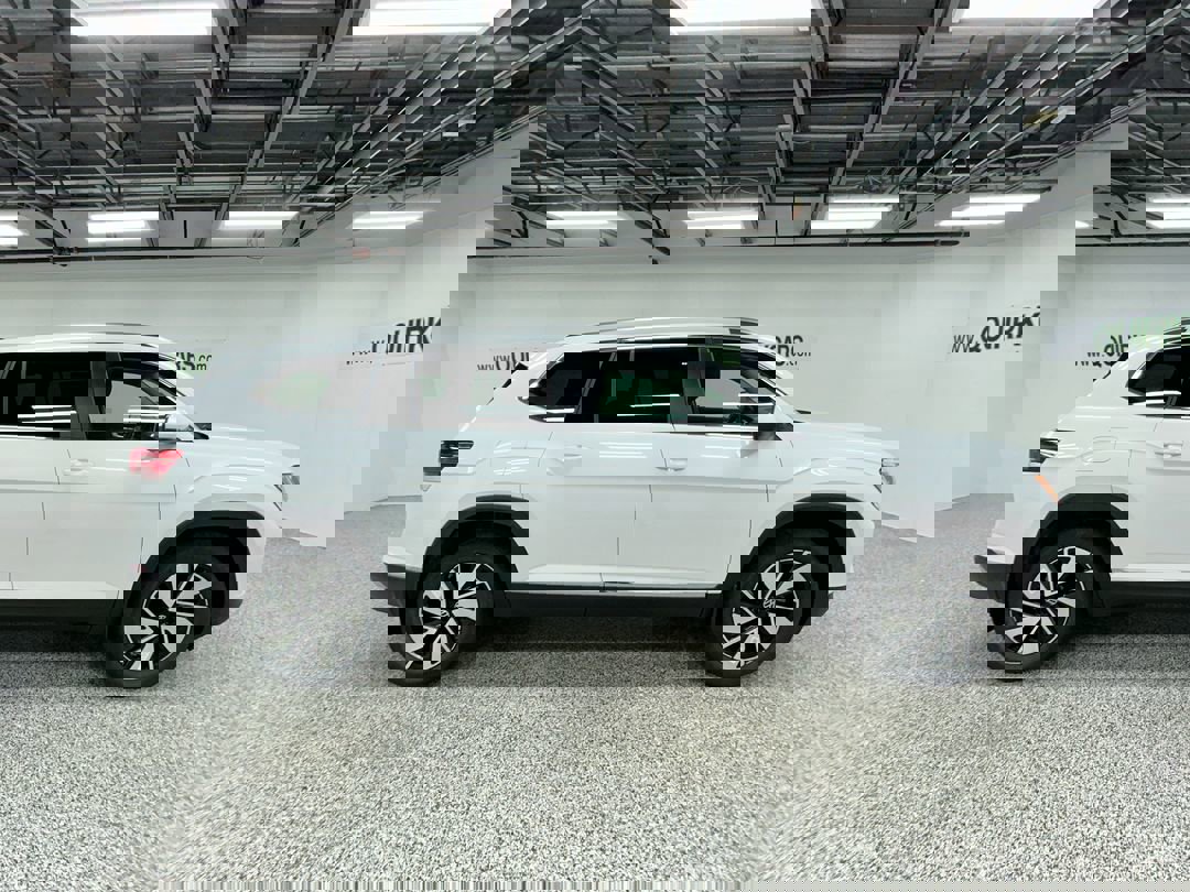 2026 Volkswagen Atlas SEL photo 4