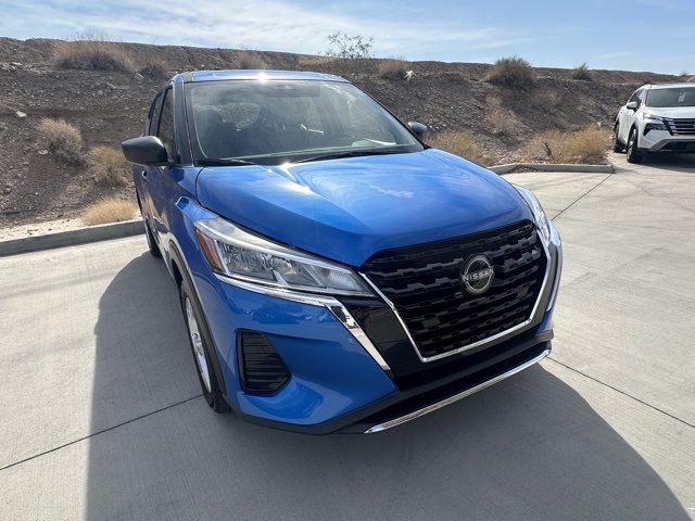 2025 Nissan Kicks Play S photo 3