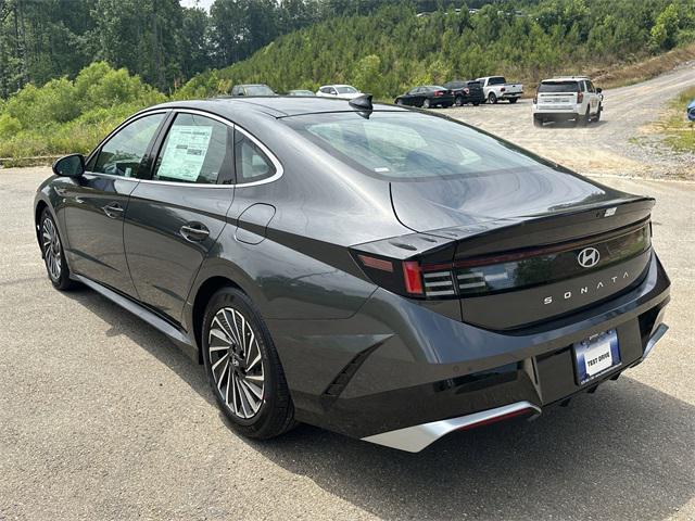 2025 Hyundai Sonata Hybrid Limited photo 3