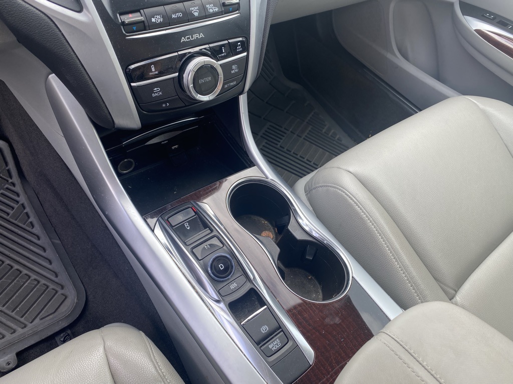 2015 Acura TLX photo 16