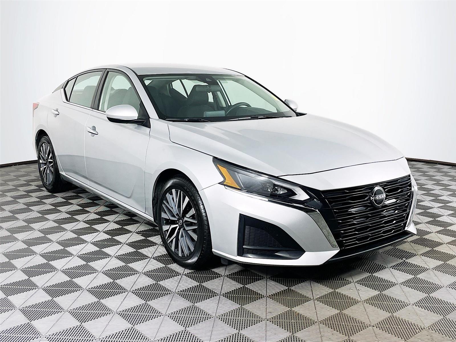 2023 Nissan Altima SV