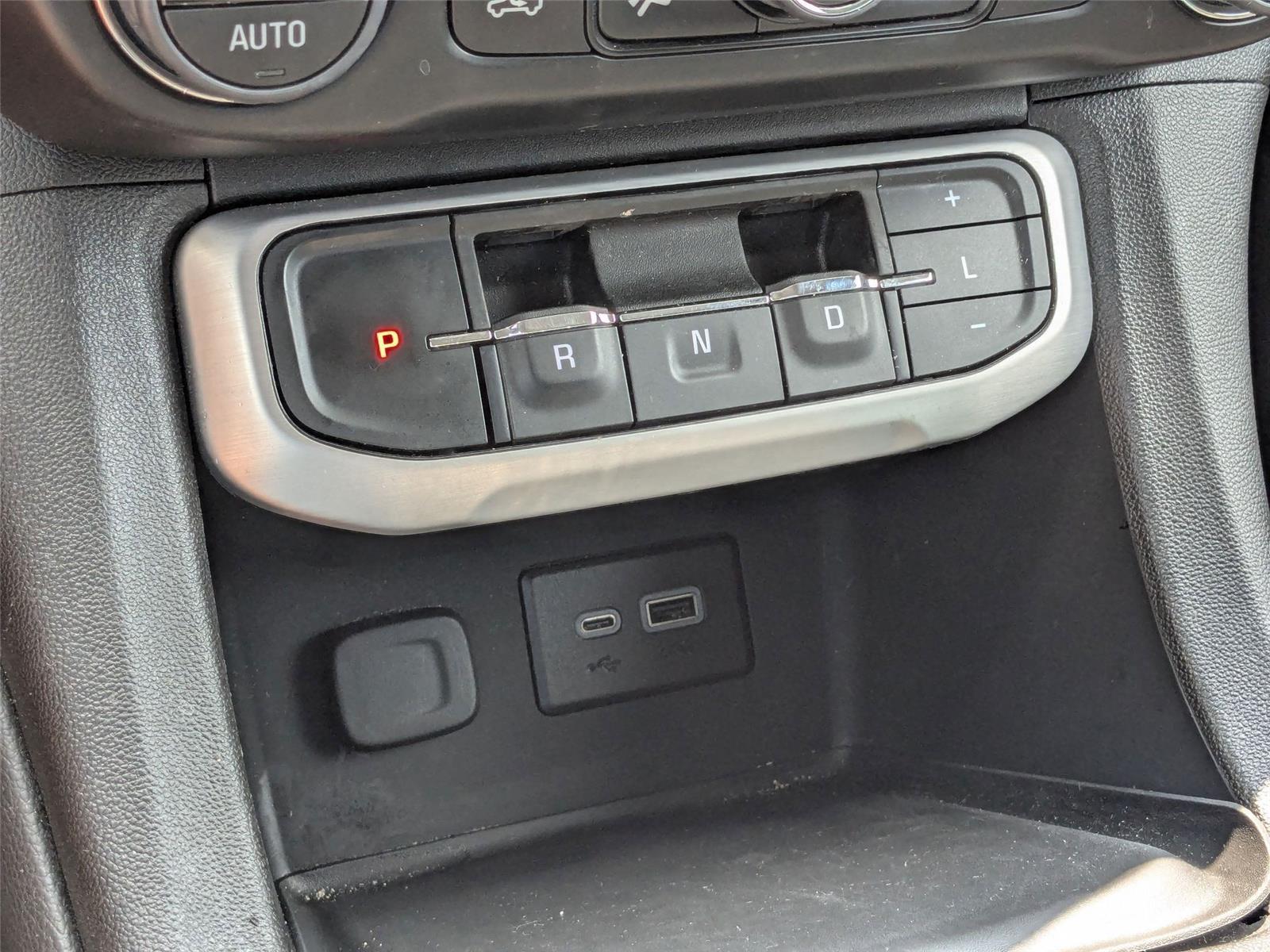 2023 Gmc Acadia SLE photo 23