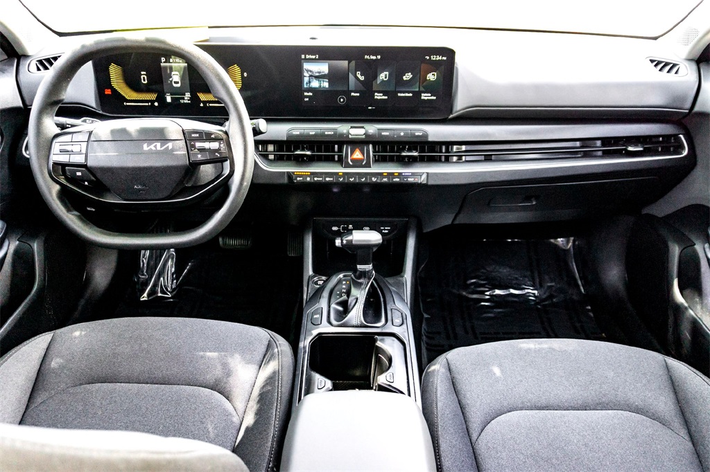 2025 Kia K4 LXS photo 26