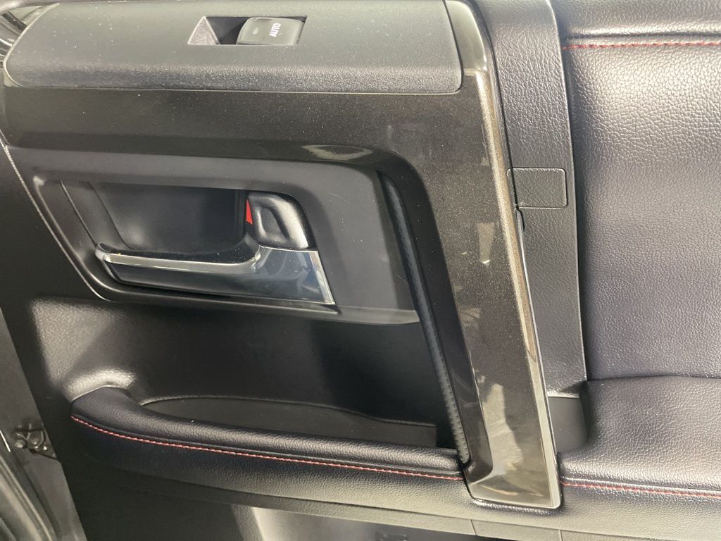 2019 Toyota 4Runner TRD Off-Road Premium photo 14