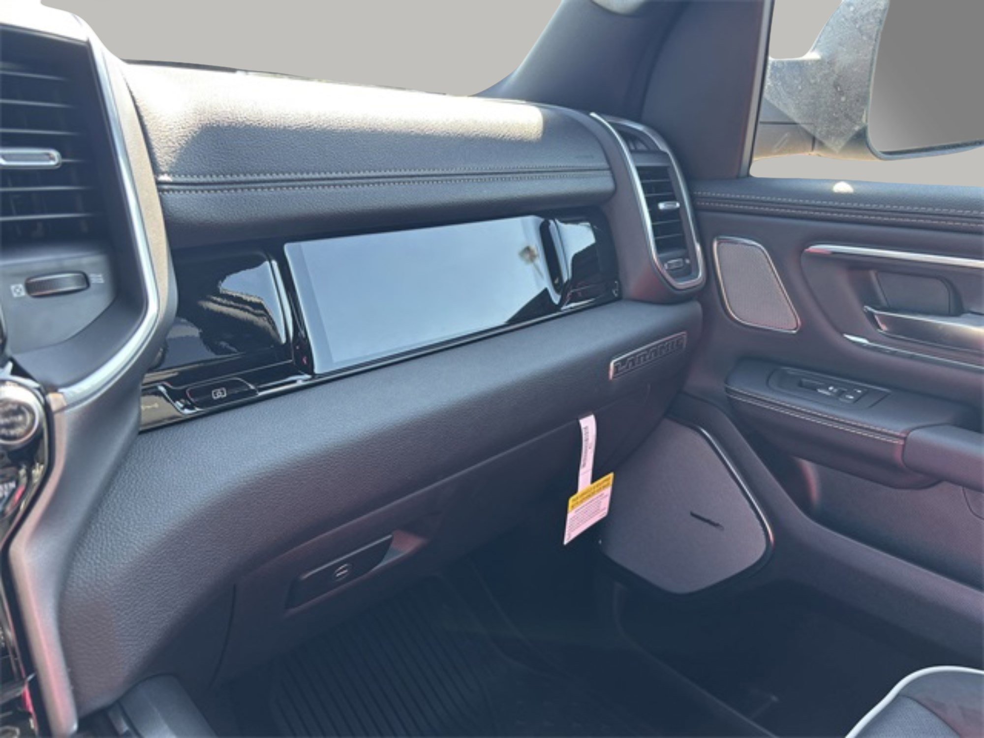 2026 Ram 1500 Laramie photo 16
