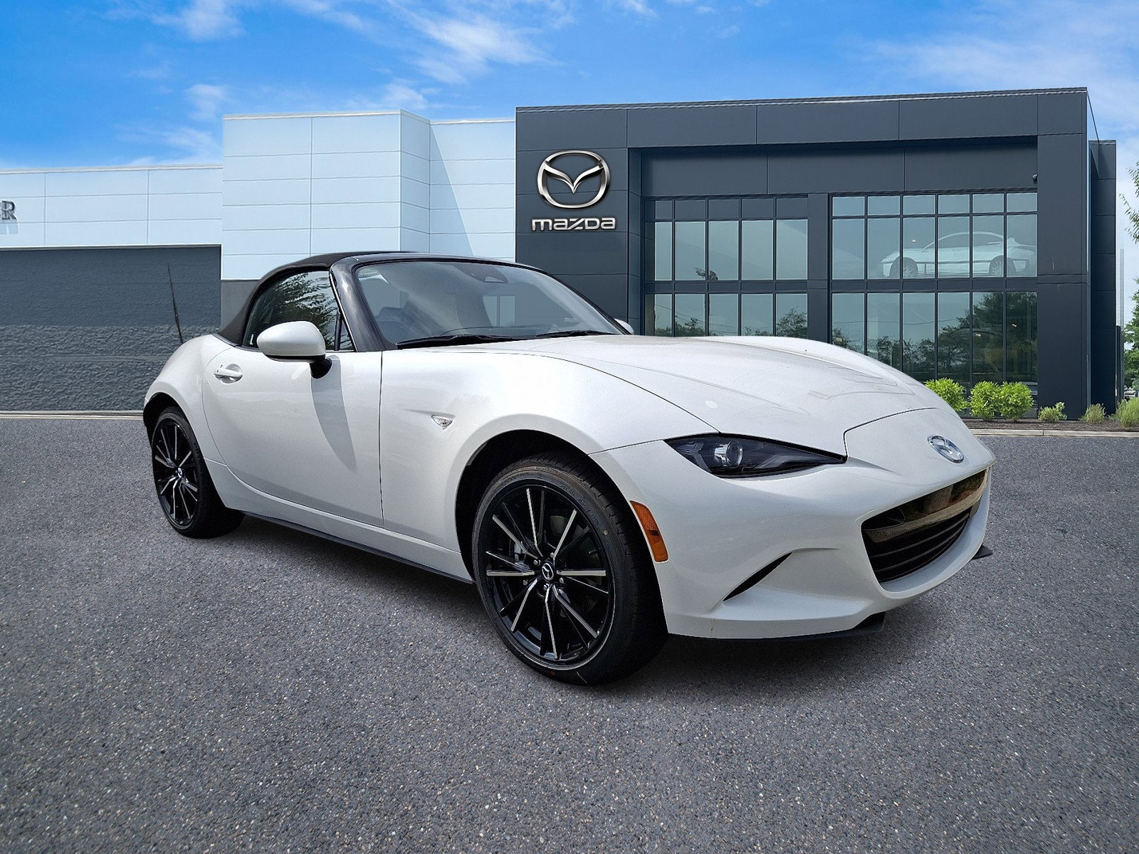 2025 Mazda MX-5 Miata Grand Touring's photo