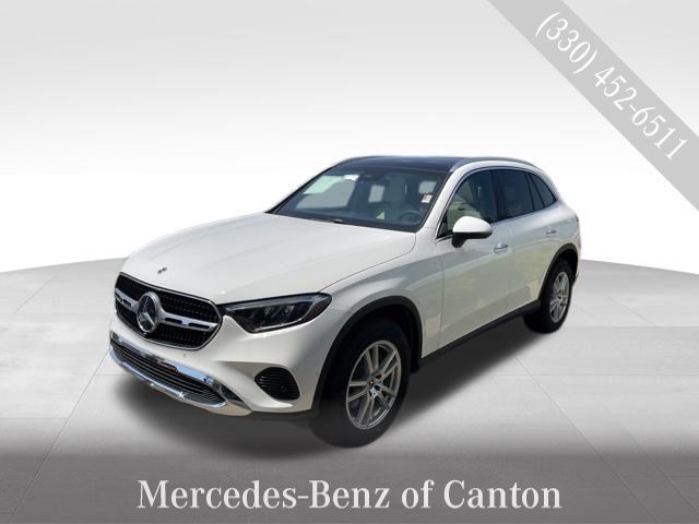 2025 Mercedes-Benz GLC Base's photo