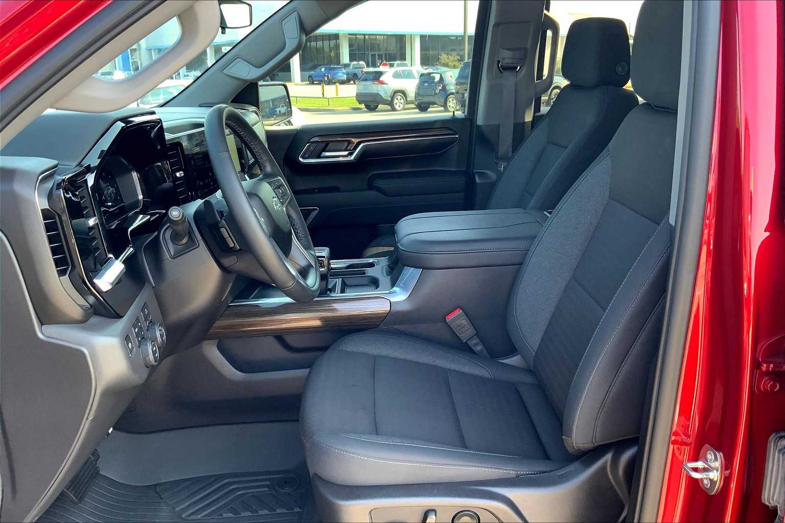 2024 Chevrolet Silverado 1500 LT Trail Boss photo 7