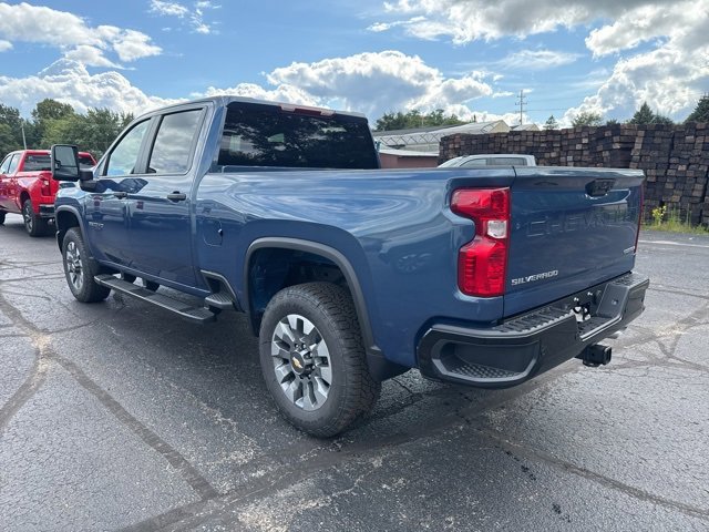 2025 Chevrolet Silverado 2500HD Custom photo 4
