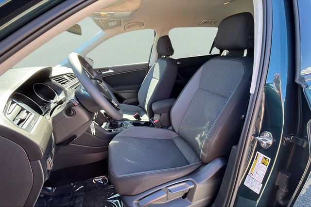 2019 Volkswagen Tiguan S photo 12