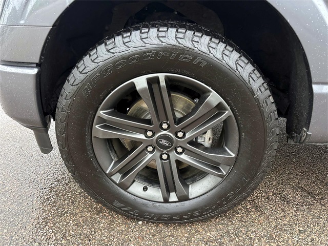 Used 2022 Gray Metallic Ford Lariat image 7