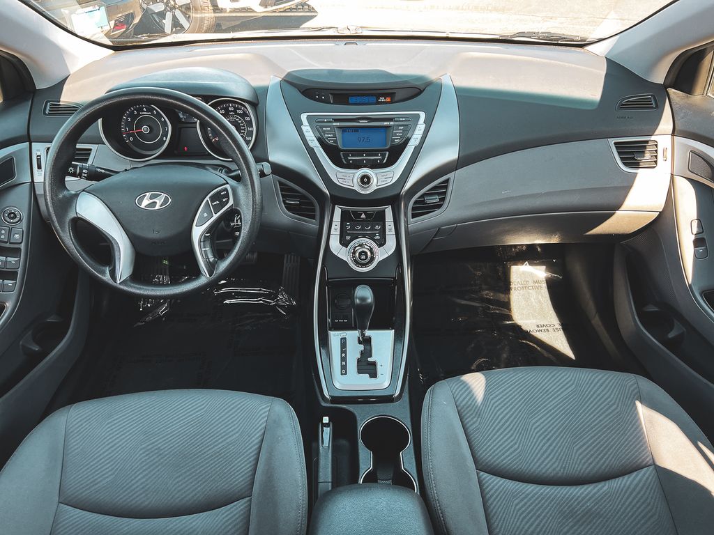 2012 Hyundai Elantra GLS photo 24