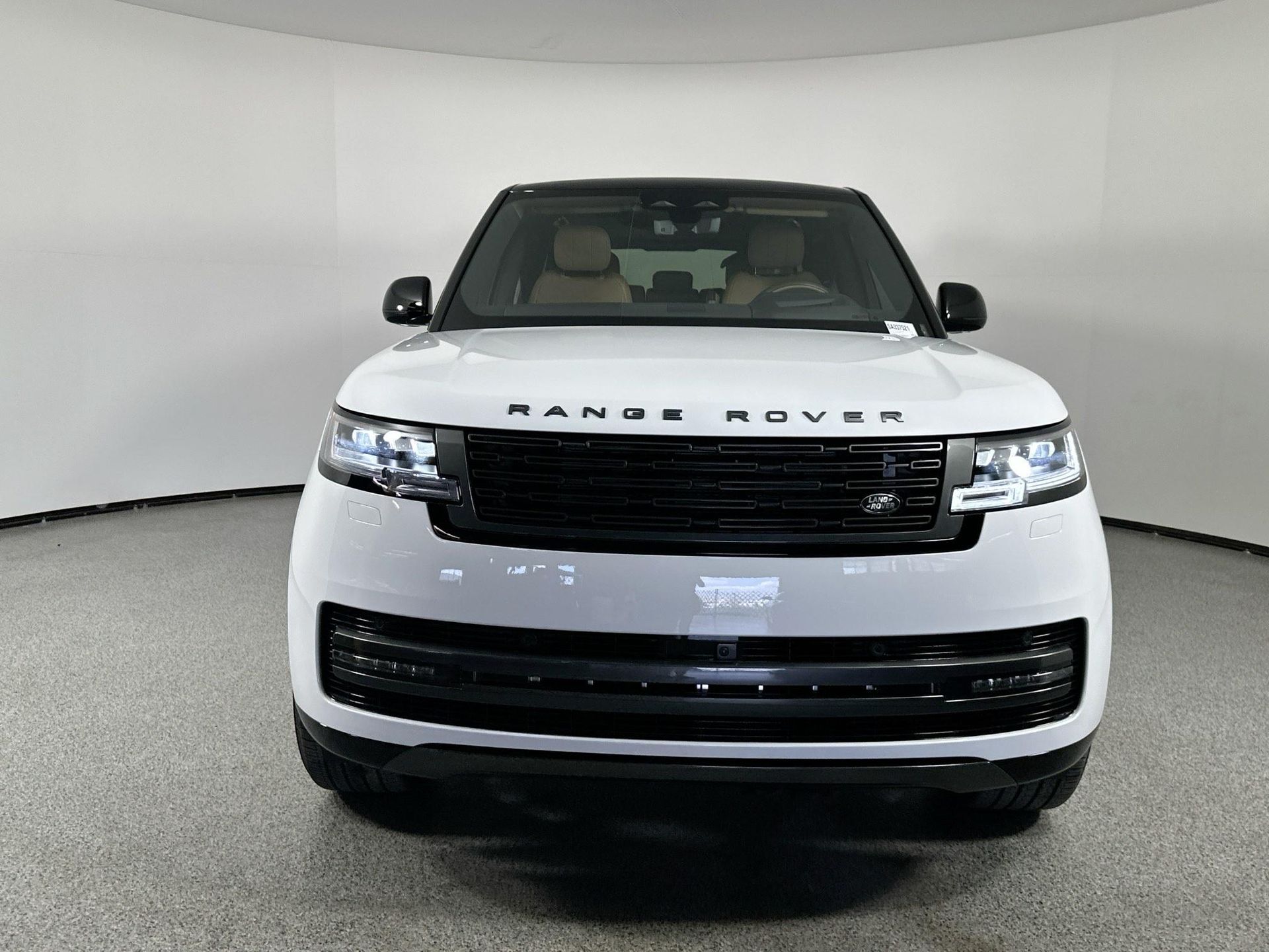 2025 Land Rover Range Rover SE photo 2
