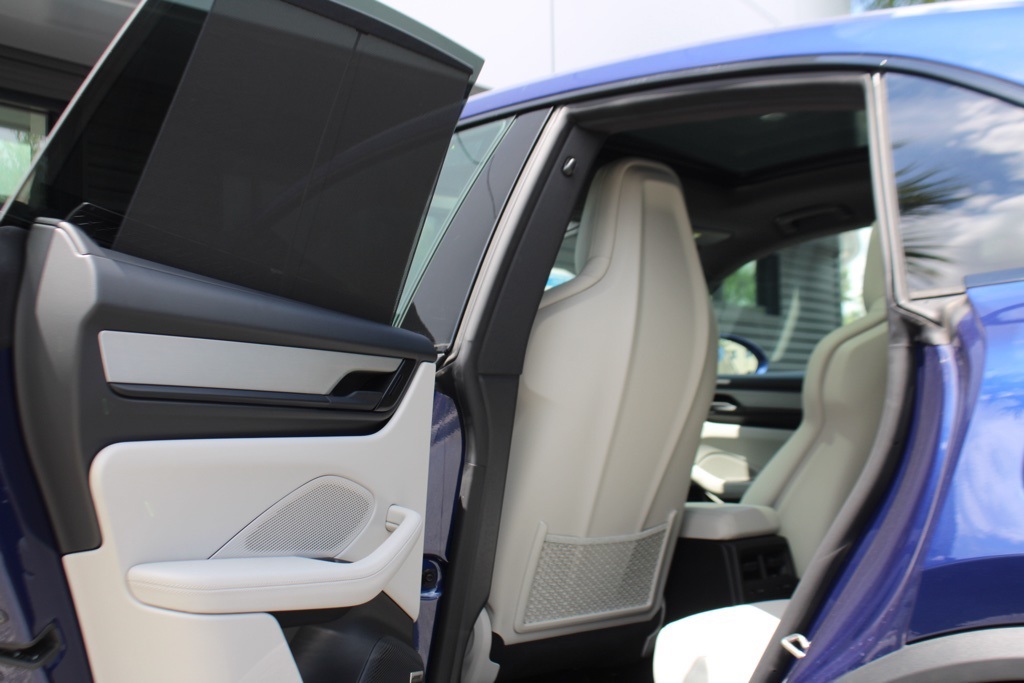 2025 Porsche Macan Electric photo 30