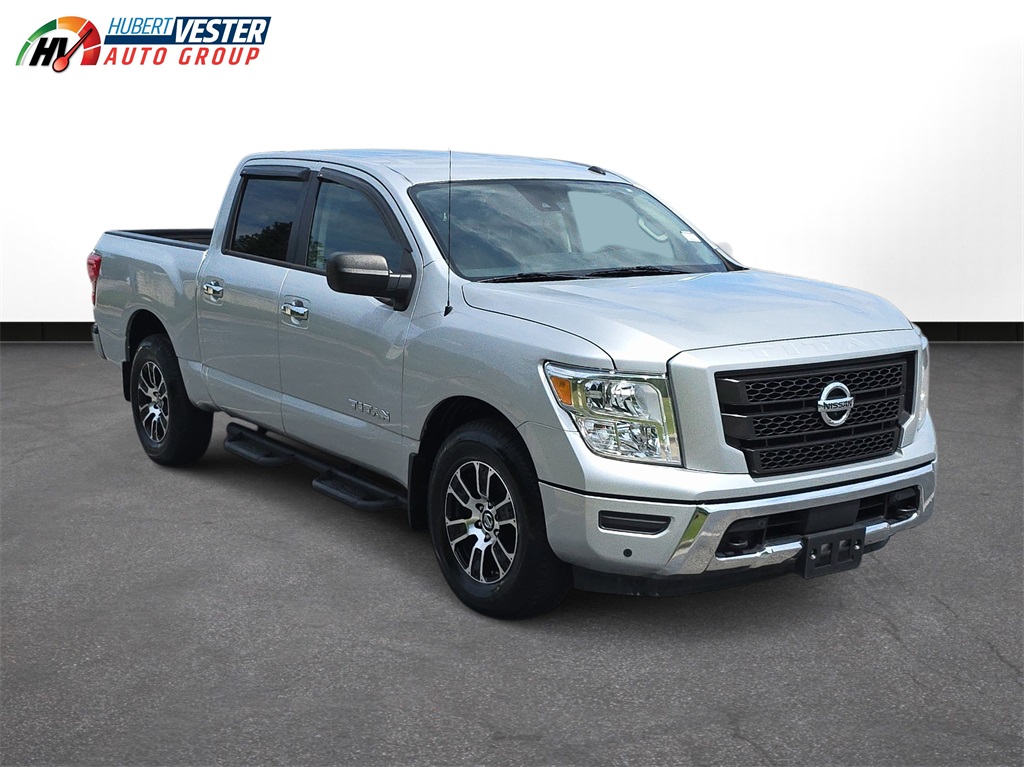 2021 Nissan Titan SV photo 4