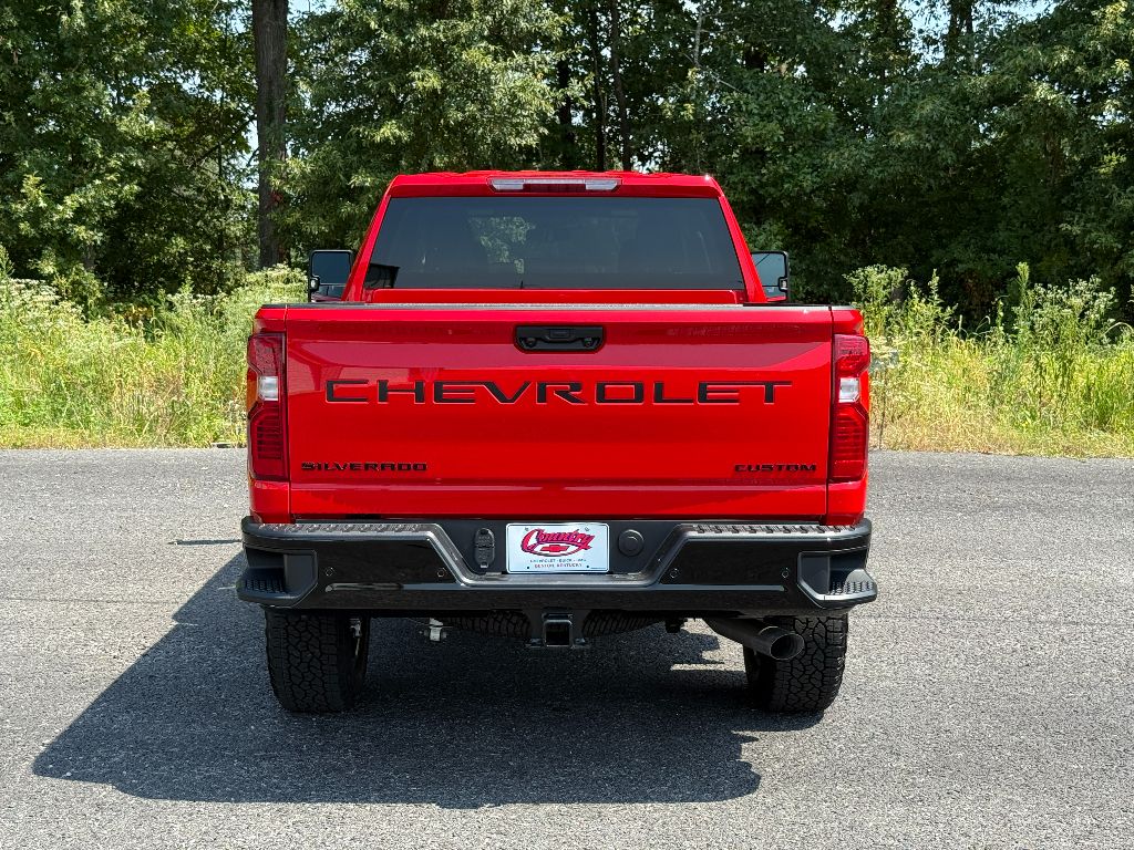 2025 Chevrolet Silverado 2500HD Custom photo 5