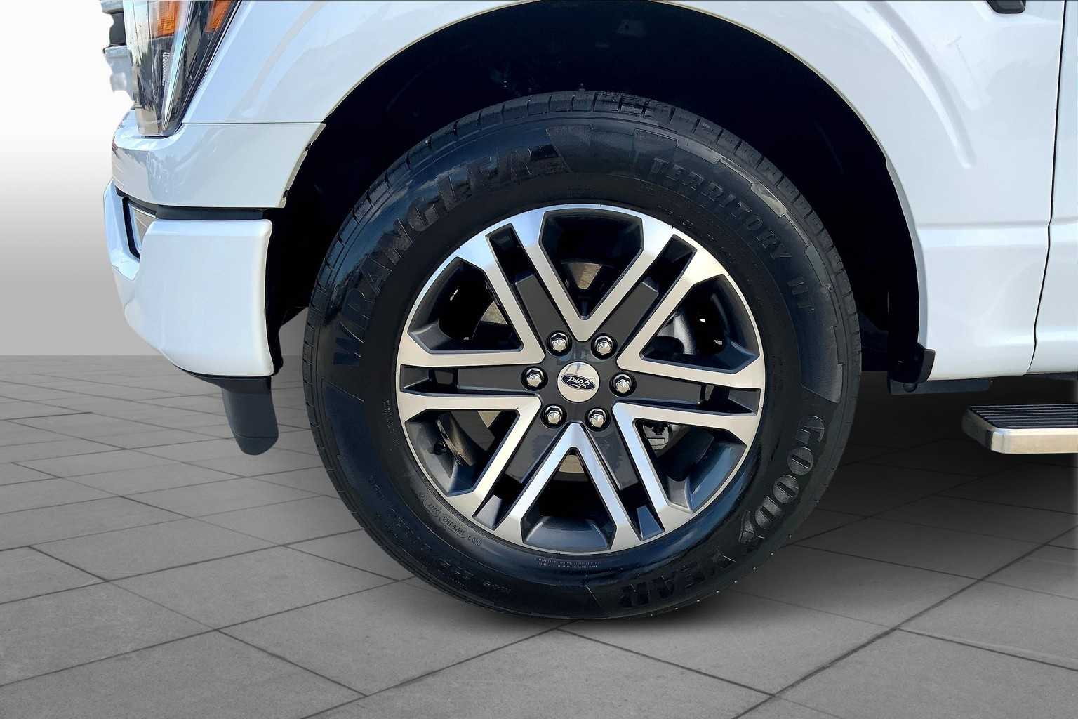 2023 Ford F-150 XL photo 10