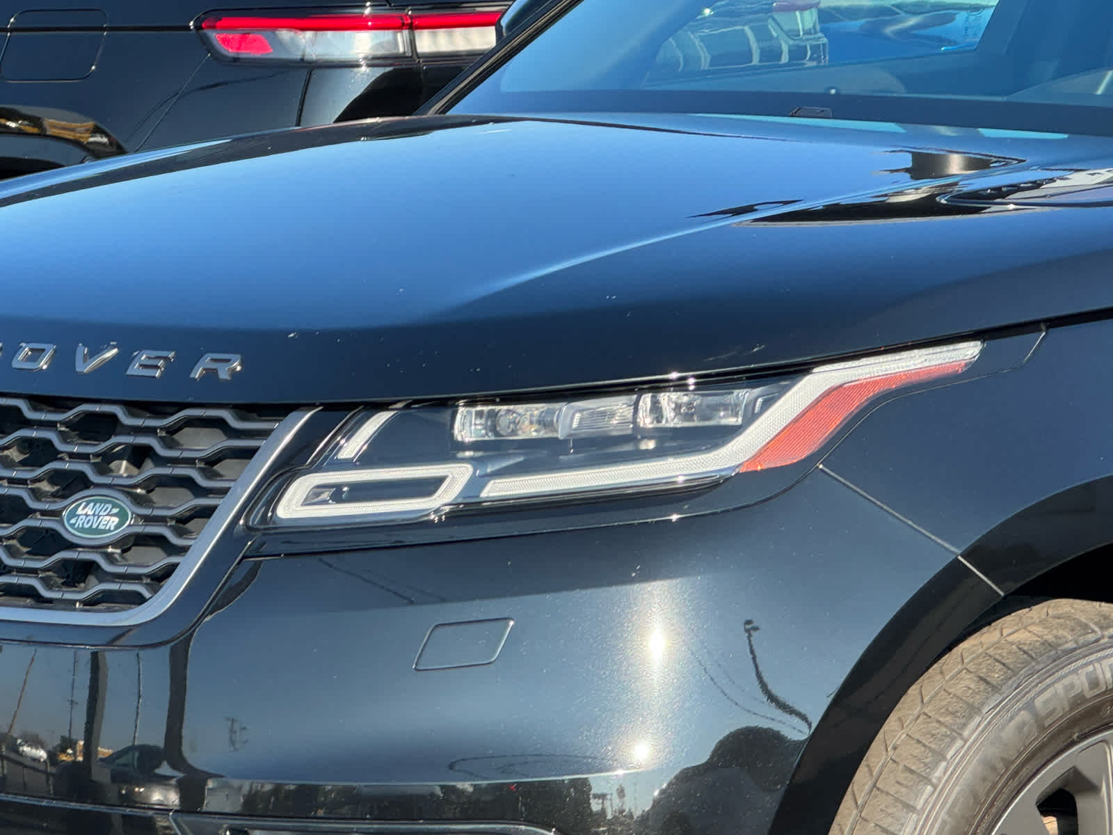 2021 Land Rover Range Rover Velar R-Dynamic S photo 4