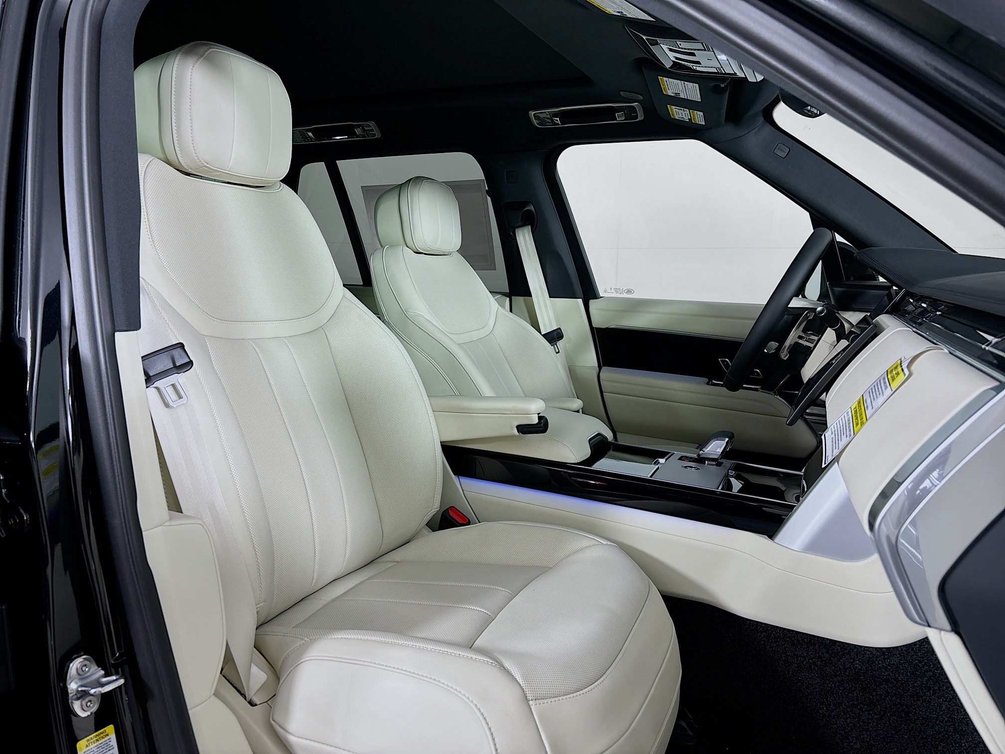 2025 Land Rover Range Rover SE photo 26