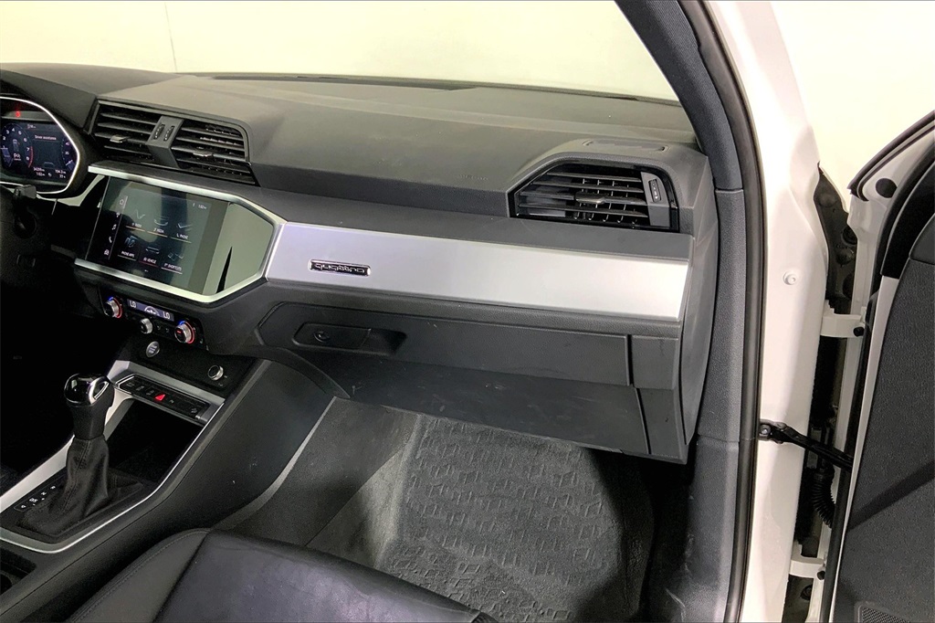 2020 Audi Q3 S line Premium photo 15