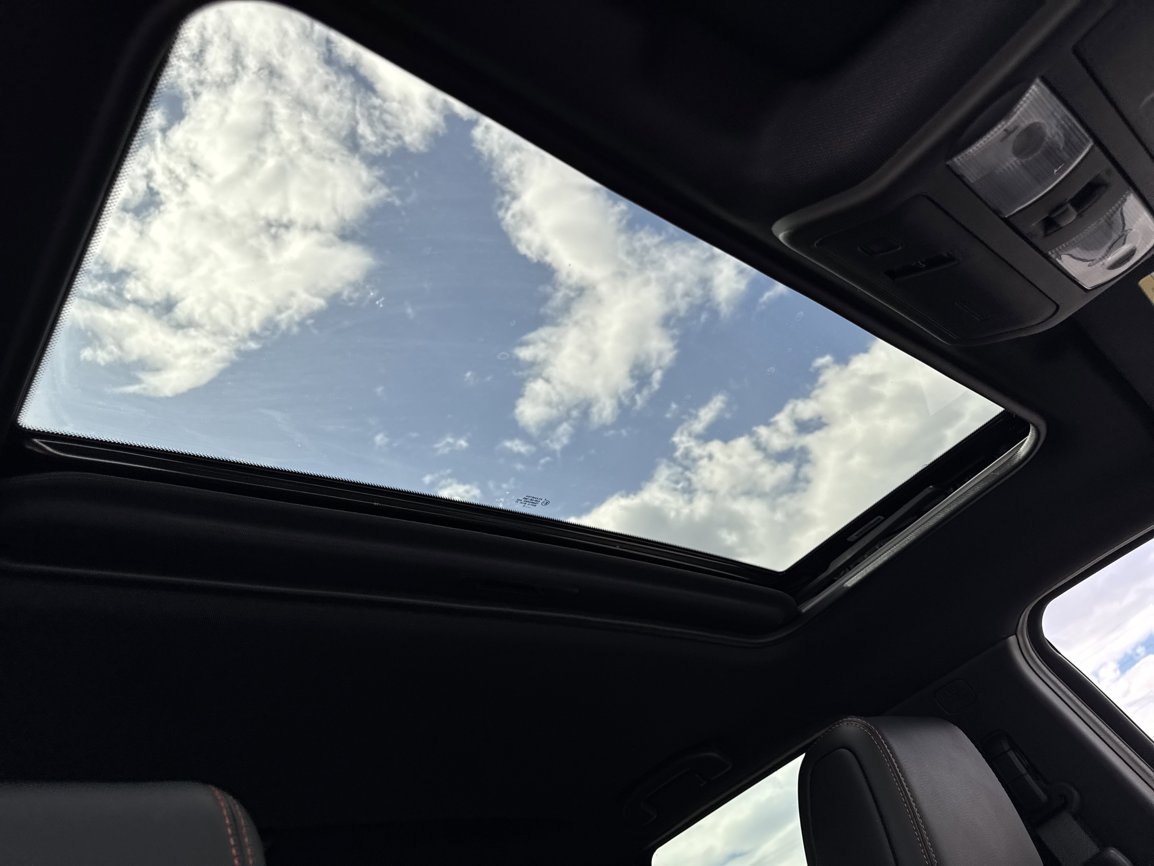 2025 Nissan Frontier PRO-4X photo 2