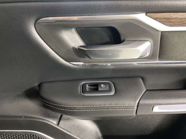 2019 Ram 1500 Laramie photo 12