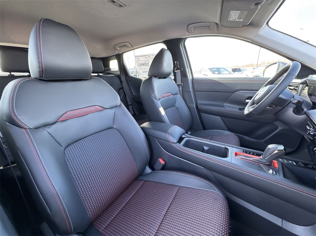 2025 Nissan Kicks SR photo 24