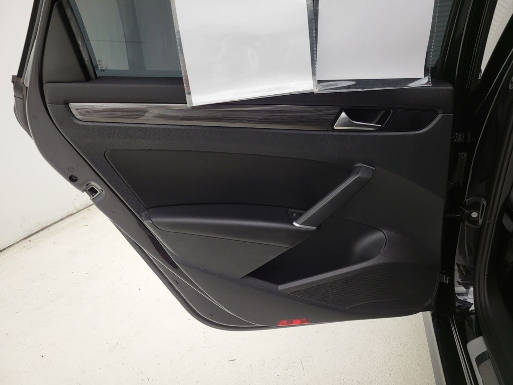 2020 Volkswagen Passat 2.0T R-Line photo 39