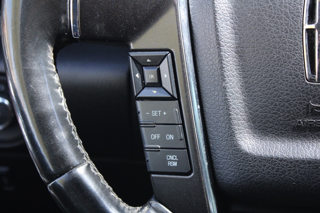 2016 Lincoln Navigator Select photo 15