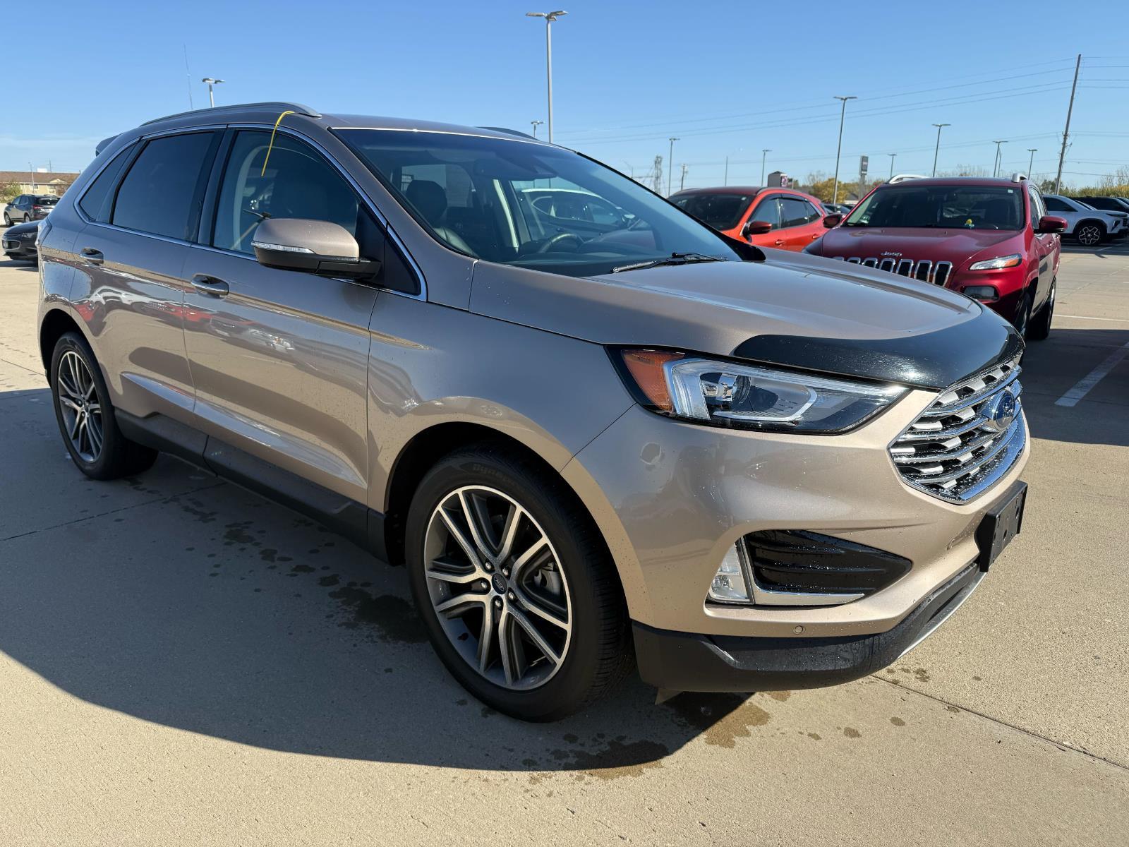 2020 Ford Edge Titanium photo 3