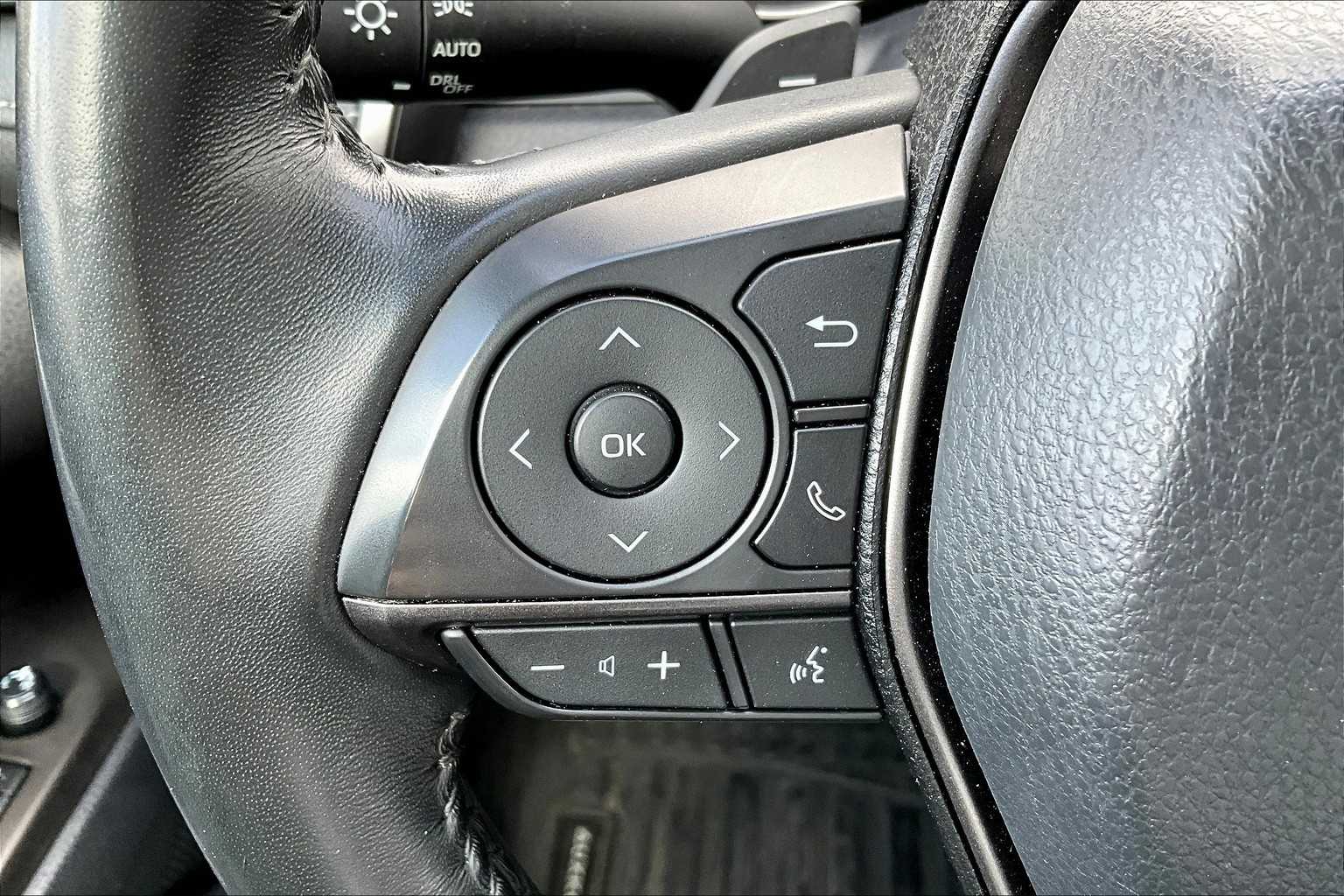 2023 Toyota Camry SE photo 17