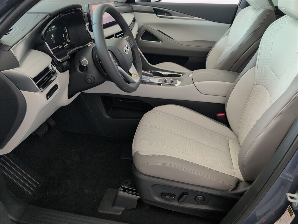 2026 Infiniti QX60 Luxe photo 6