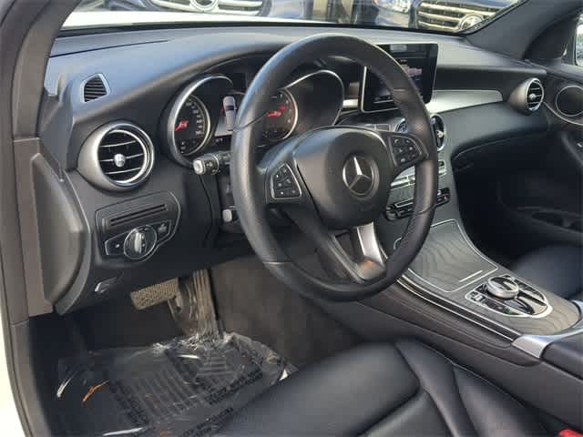 2018 Mercedes Benz GLC 300 4MATIC photo 2
