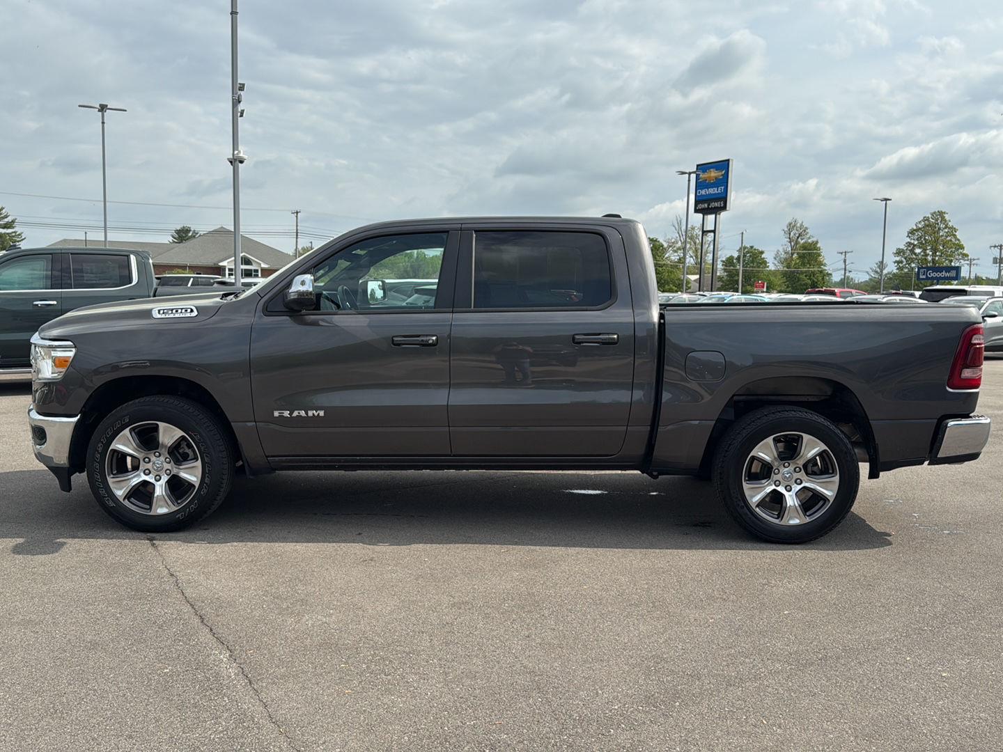 2024 Ram 1500 Laramie photo 3