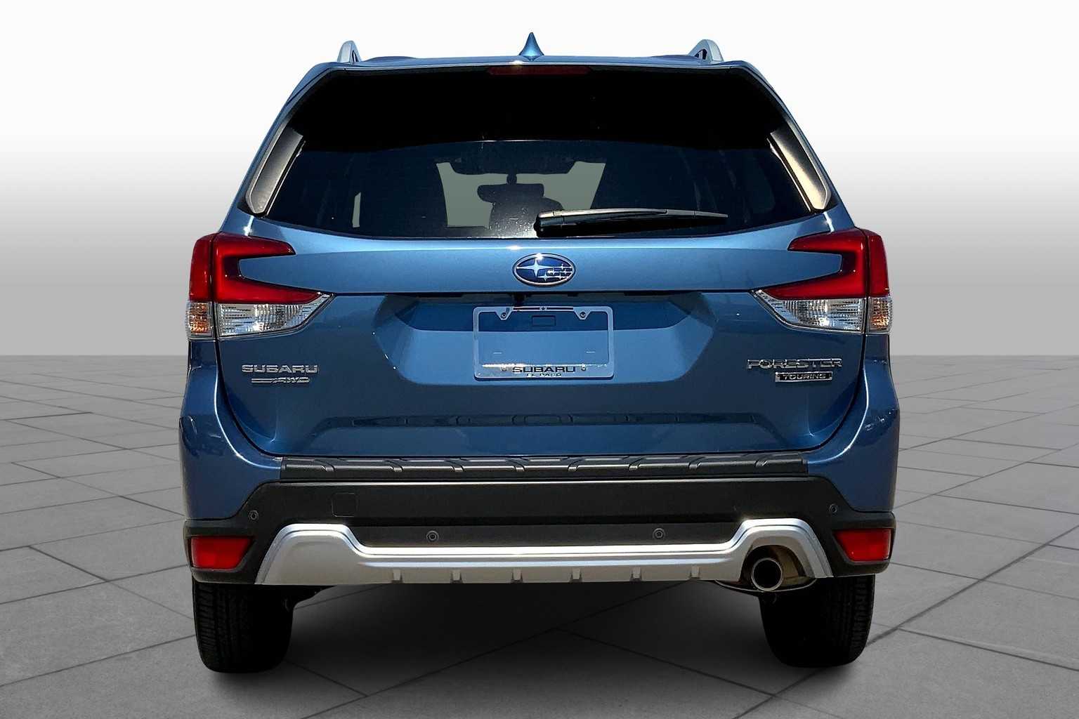 2023 Subaru Forester Touring photo 4
