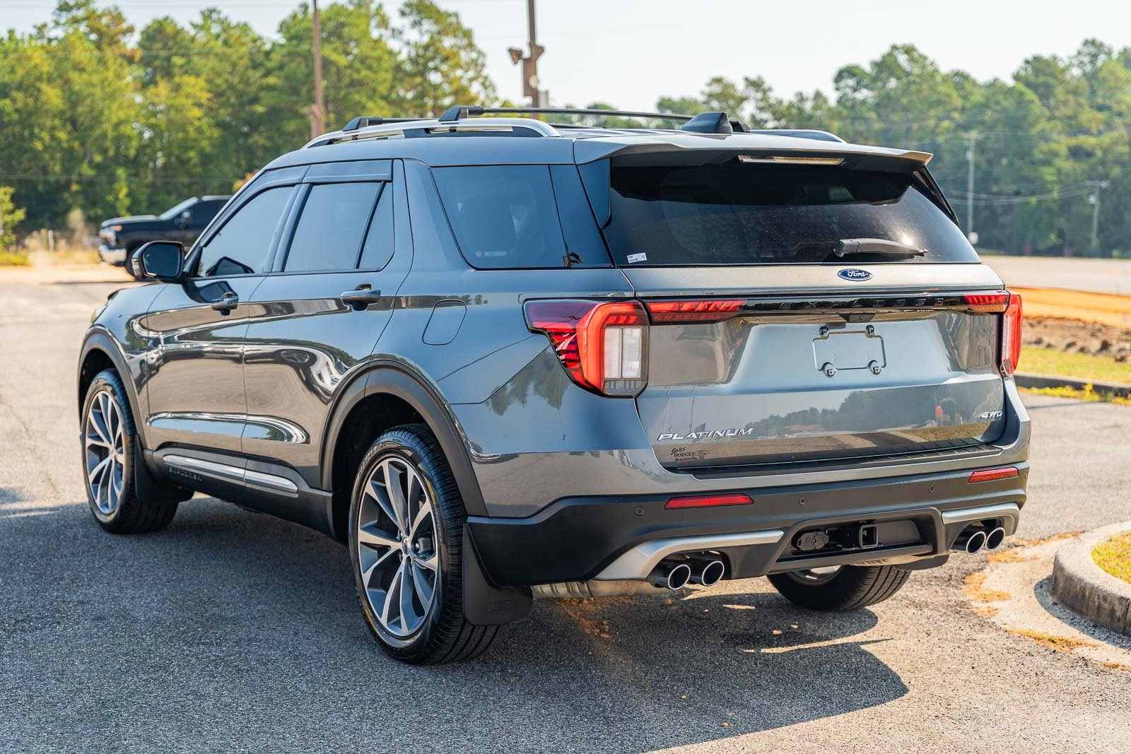 2025 Ford Explorer Platinum photo 3
