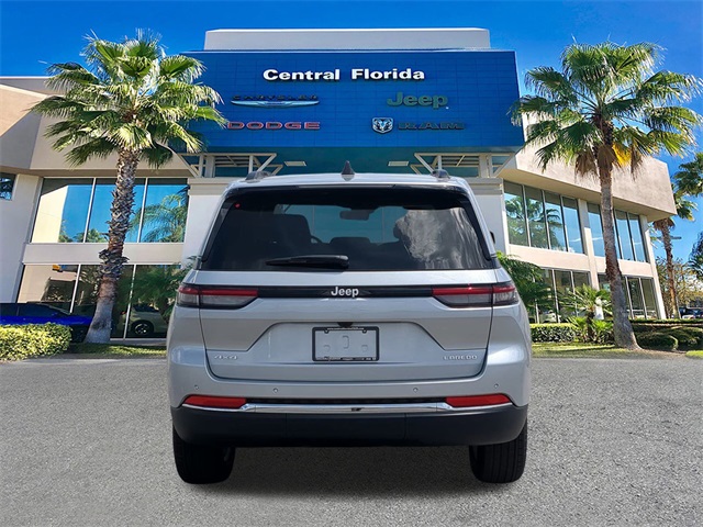 2025 Jeep Grand Cherokee Laredo Altitude photo 4
