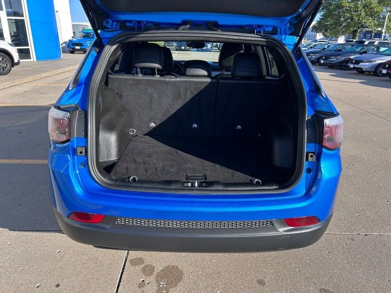 2025 Jeep Compass Latitude photo 2