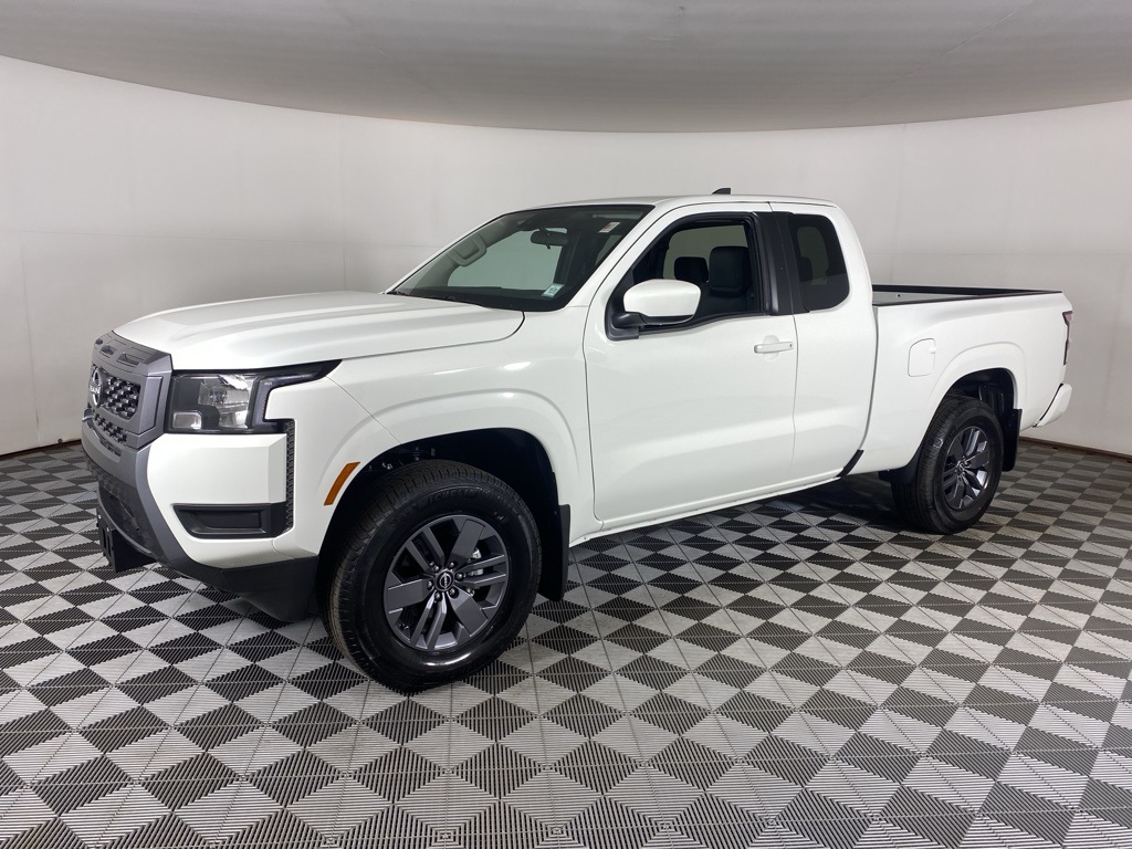 2025 Nissan Frontier SV photo 3