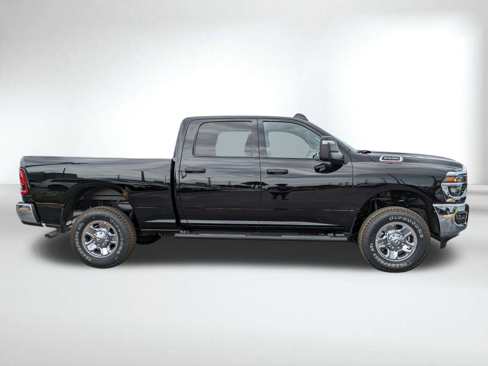 2025 Ram 2500 Tradesman photo 3