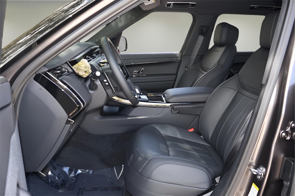 2025 Land Rover Range Rover Sport SE photo 12