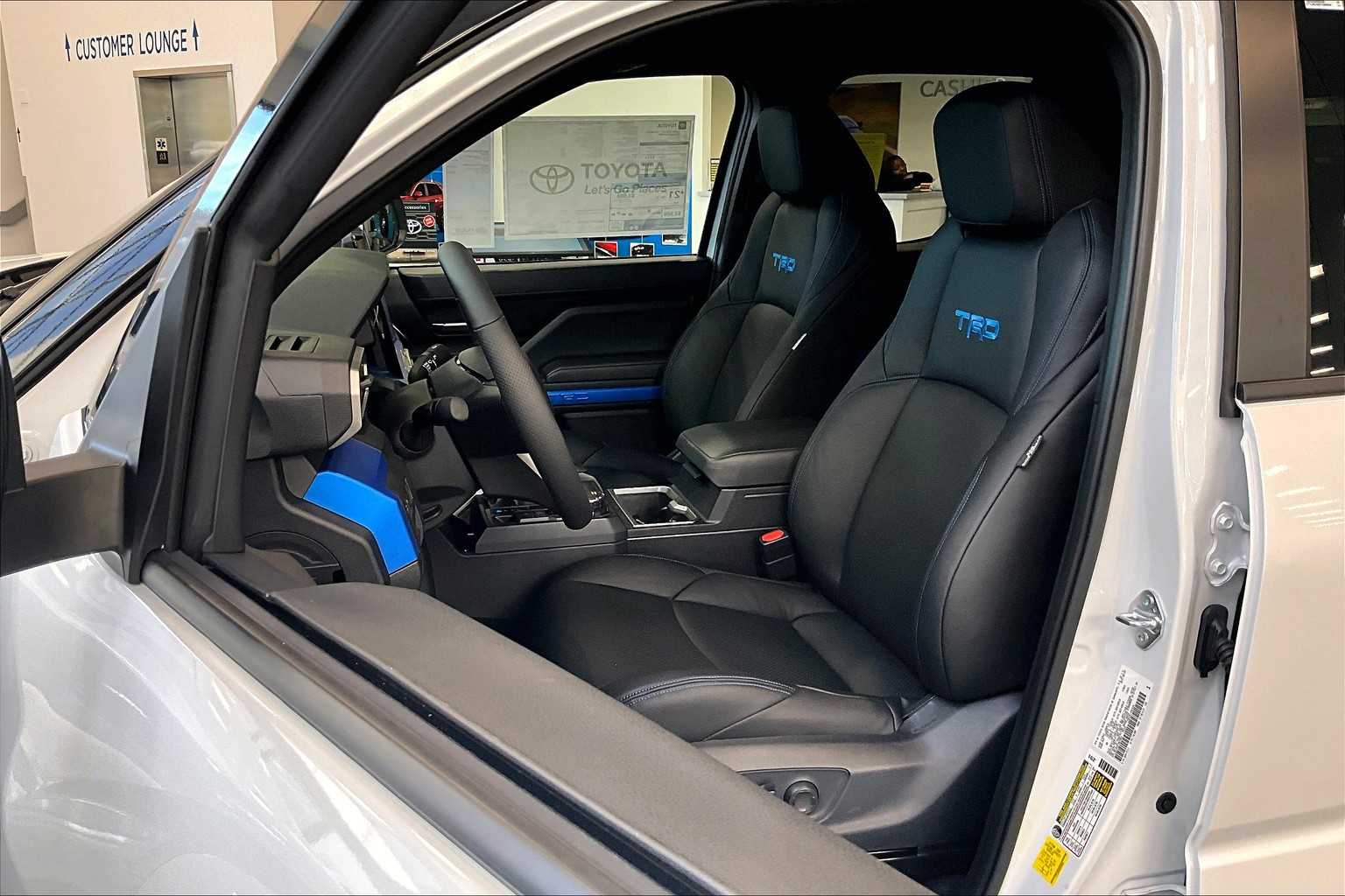 2025 Toyota Tacoma TRD Sport 4x4 Double Cab photo 10